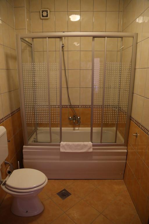 Hotel Apollonia Πρίστινα Δωμάτιο φωτογραφία