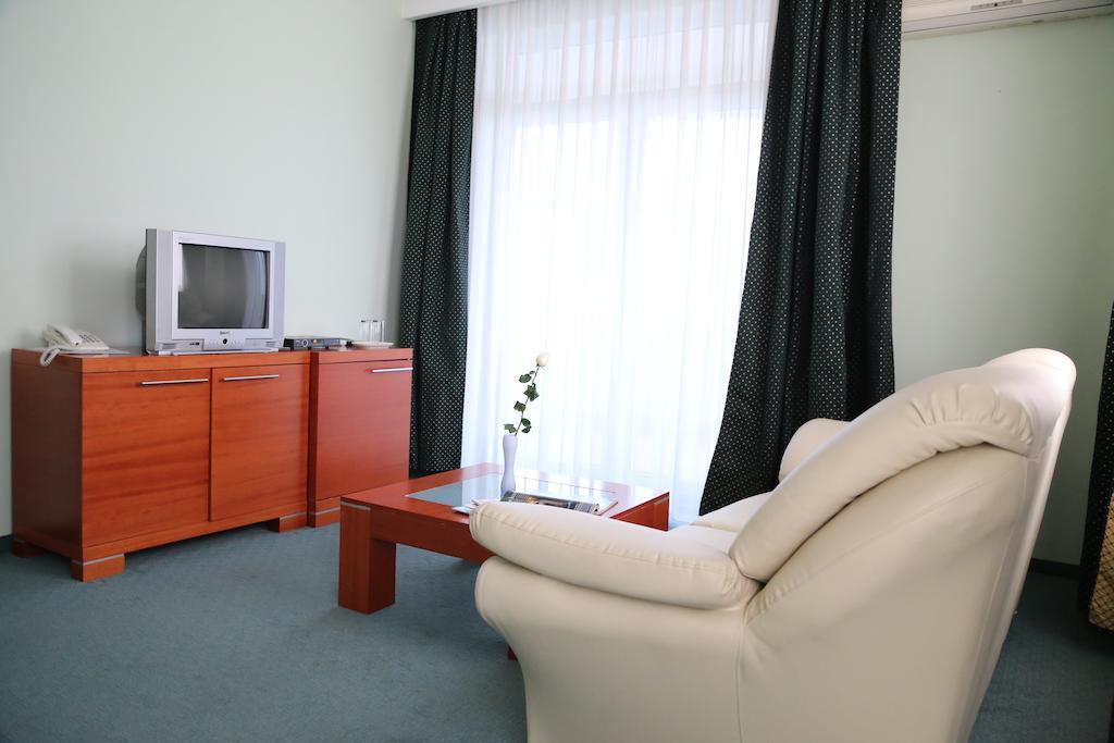 Hotel Apollonia Πρίστινα Δωμάτιο φωτογραφία