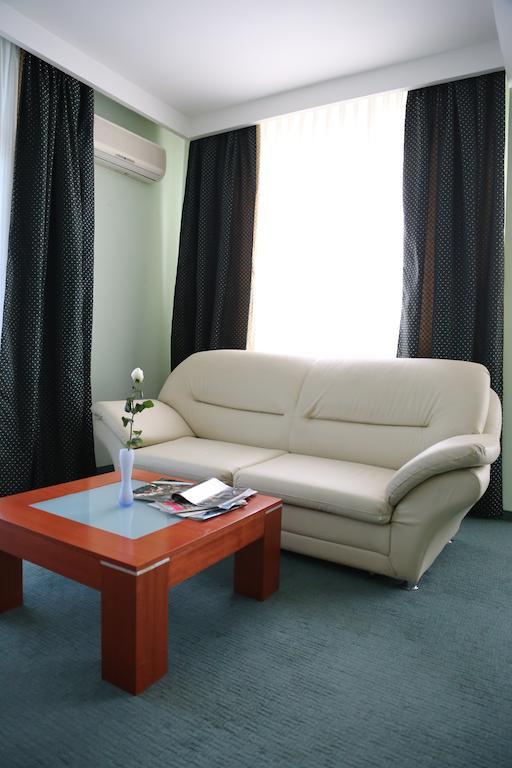 Hotel Apollonia Πρίστινα Δωμάτιο φωτογραφία