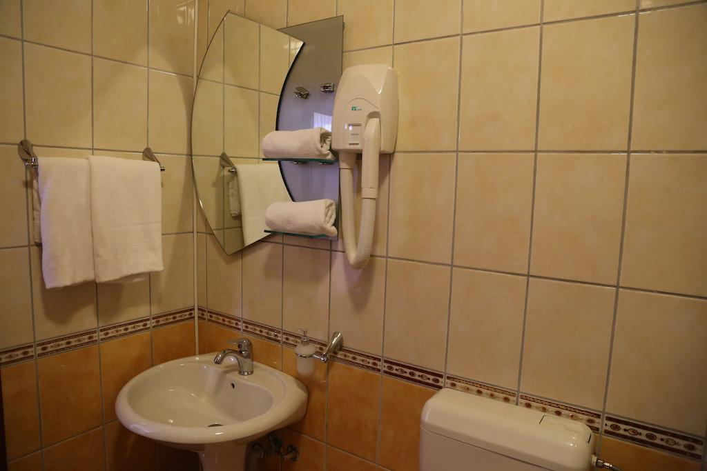 Hotel Apollonia Πρίστινα Εξωτερικό φωτογραφία